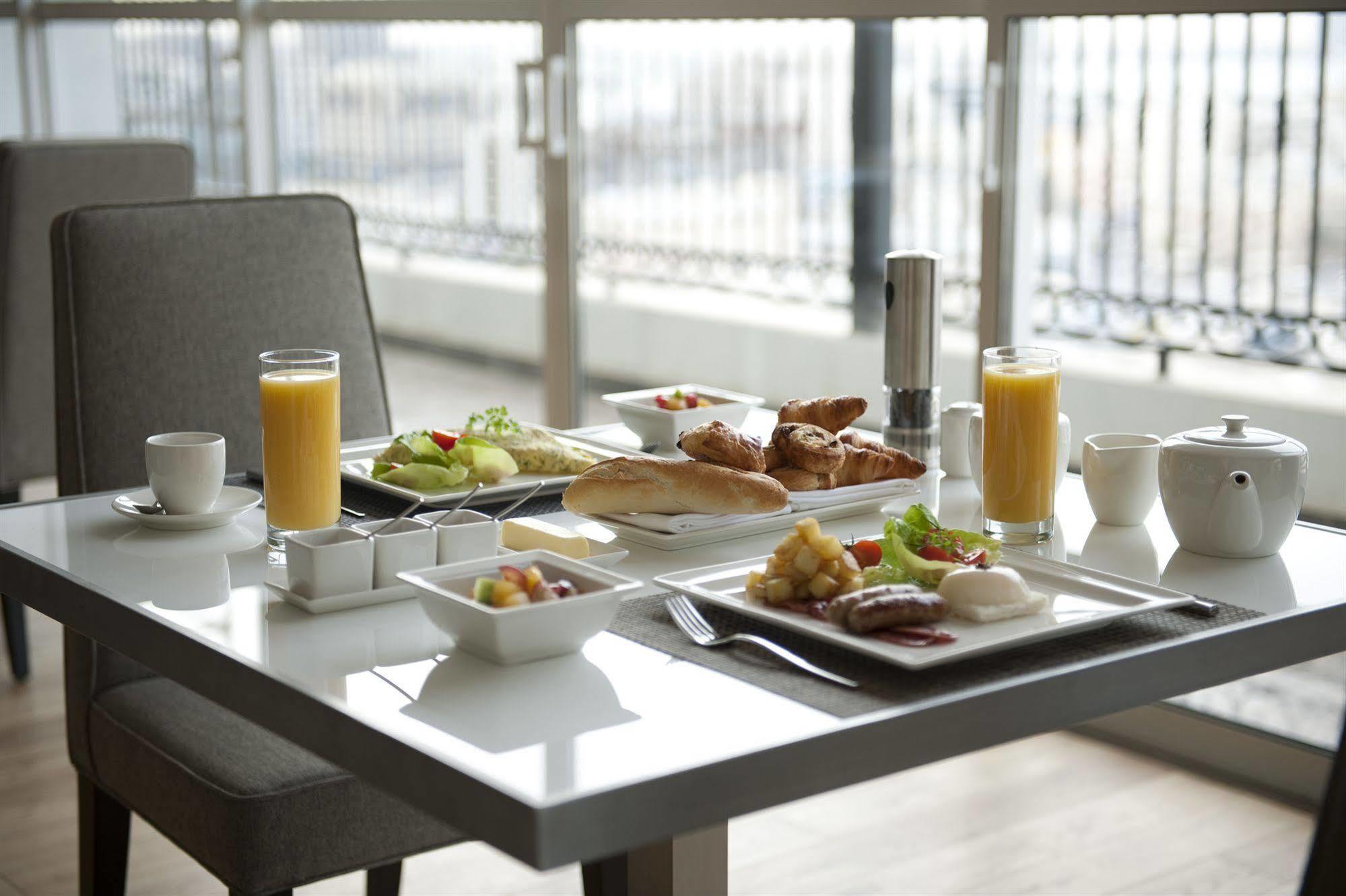 K108 Hotel Doha Bagian luar foto